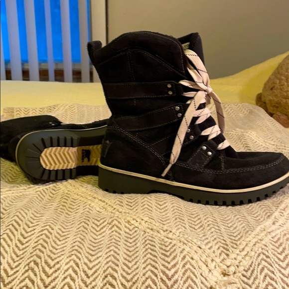 waterproof snowproof boots